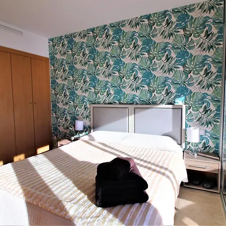 Global Immo 3248 Les Marines Appartement Roses